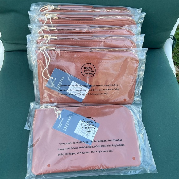 Universal Thread Handbags - Bundle of 6 Universal Thread zipper pouches